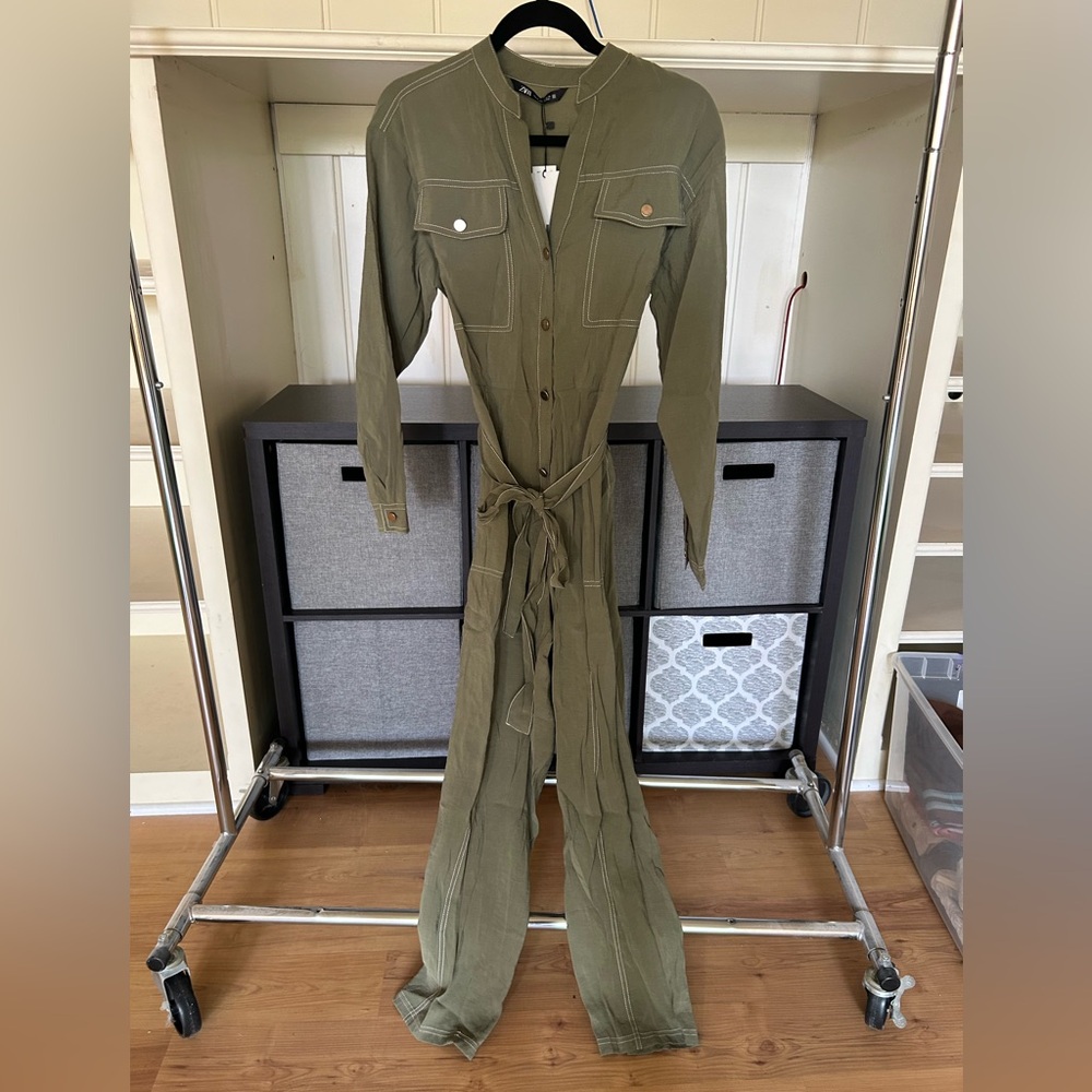 Zara women’s jumpsuit. brand new with tags
